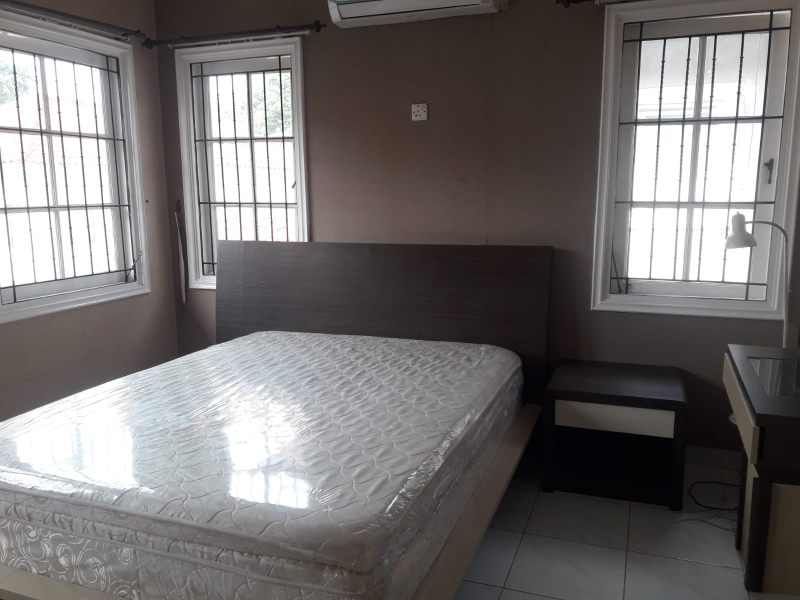 Rumah Disewakan Fully Furnished di Taman Menteng Lippo Cikarang